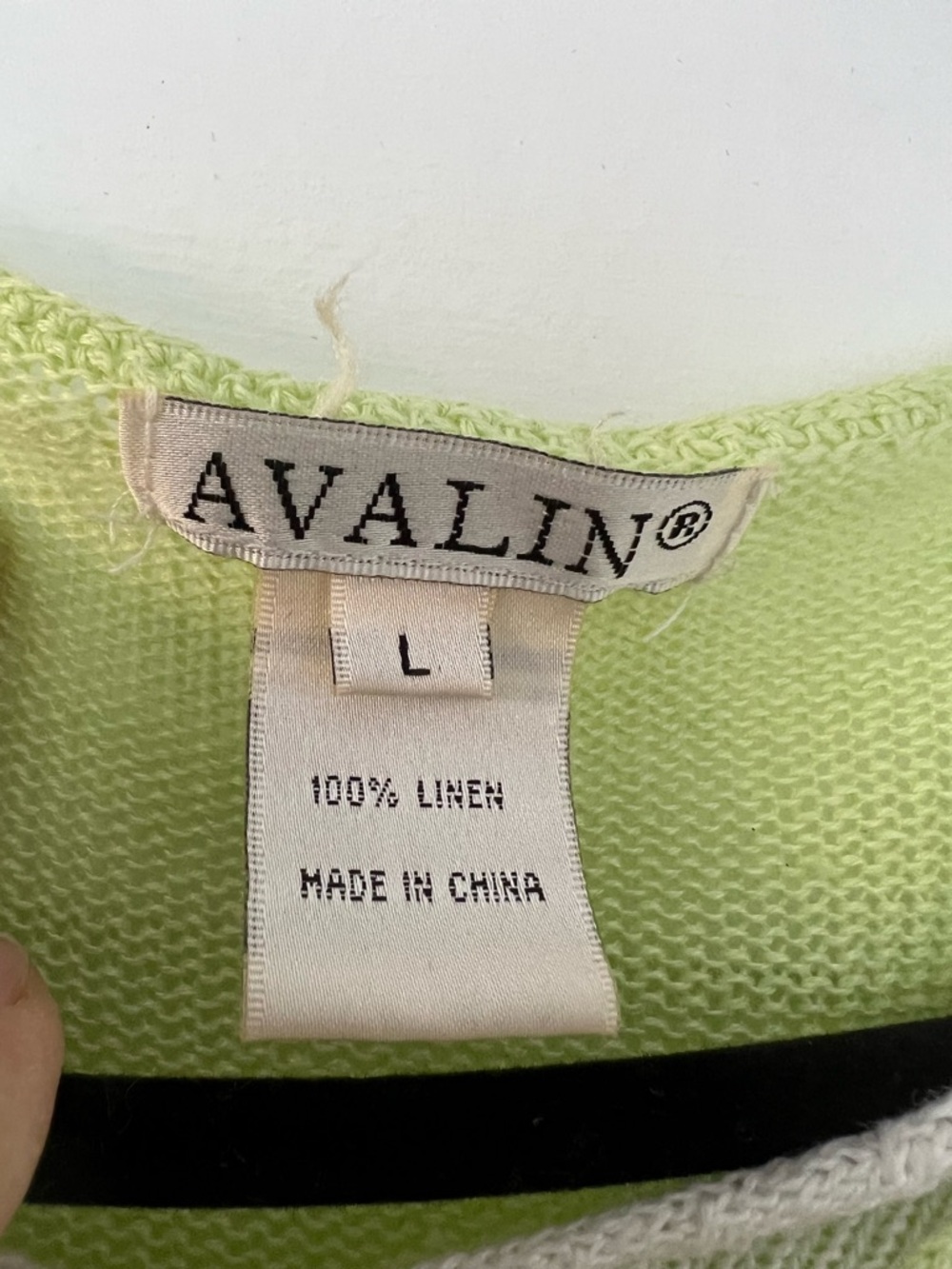 Avalin Light Lime V-Neck Linen Sweater Size L - Picture 4 of 5